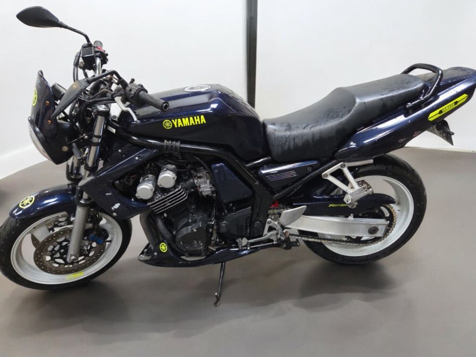 YAMAHA FAZER 600 4