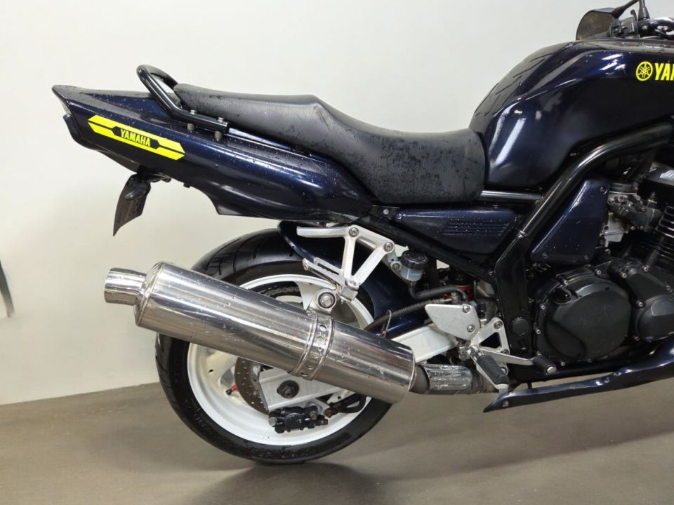 YAMAHA FAZER 600 4
