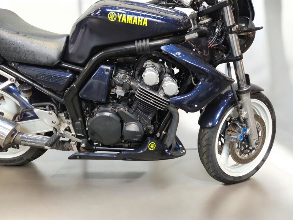 YAMAHA FAZER 600 4