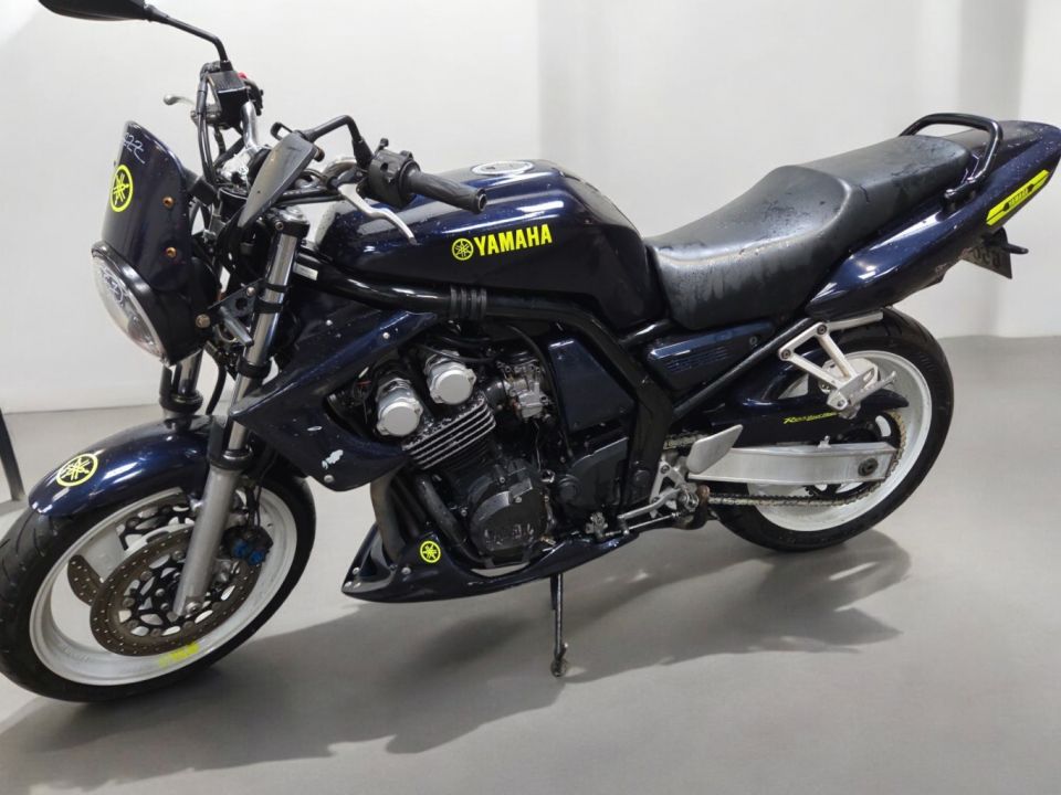 YAMAHA FAZER 600 4