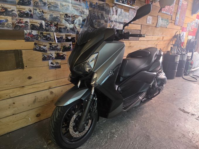 YAMAHA X-MAX 400 4