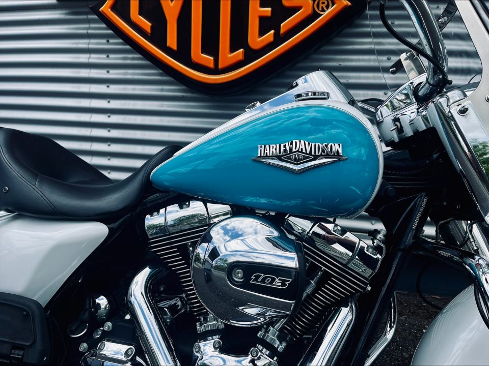 HARLEY-DAVIDSON TOURING ROAD KING 1690 4