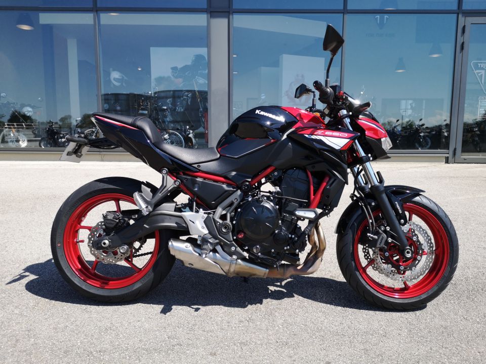 KAWASAKI Z 650 (47.5CV) 4