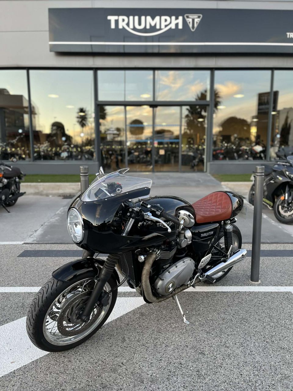 TRIUMPH THRUXTON 1200 4
