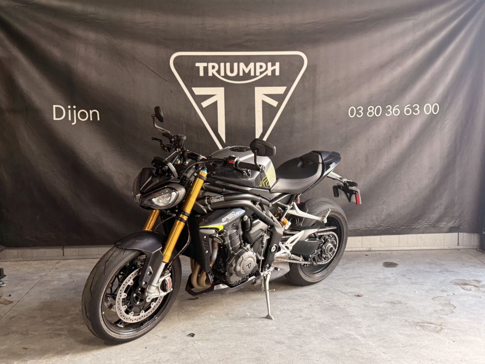TRIUMPH SPEED TRIPLE 1200 RS 4