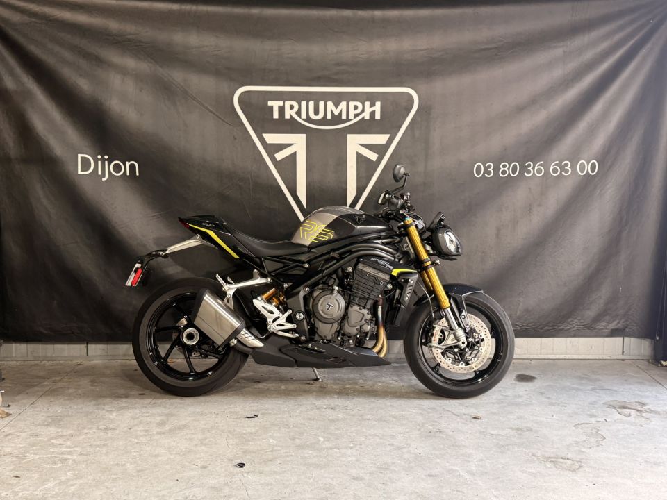 TRIUMPH SPEED TRIPLE 1200 RS 4