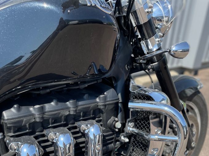 TRIUMPH Rocket III Classic 4