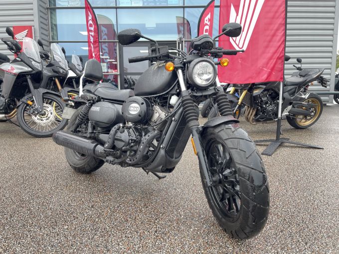 HYOSUNG GV 300 S BOBBER 4
