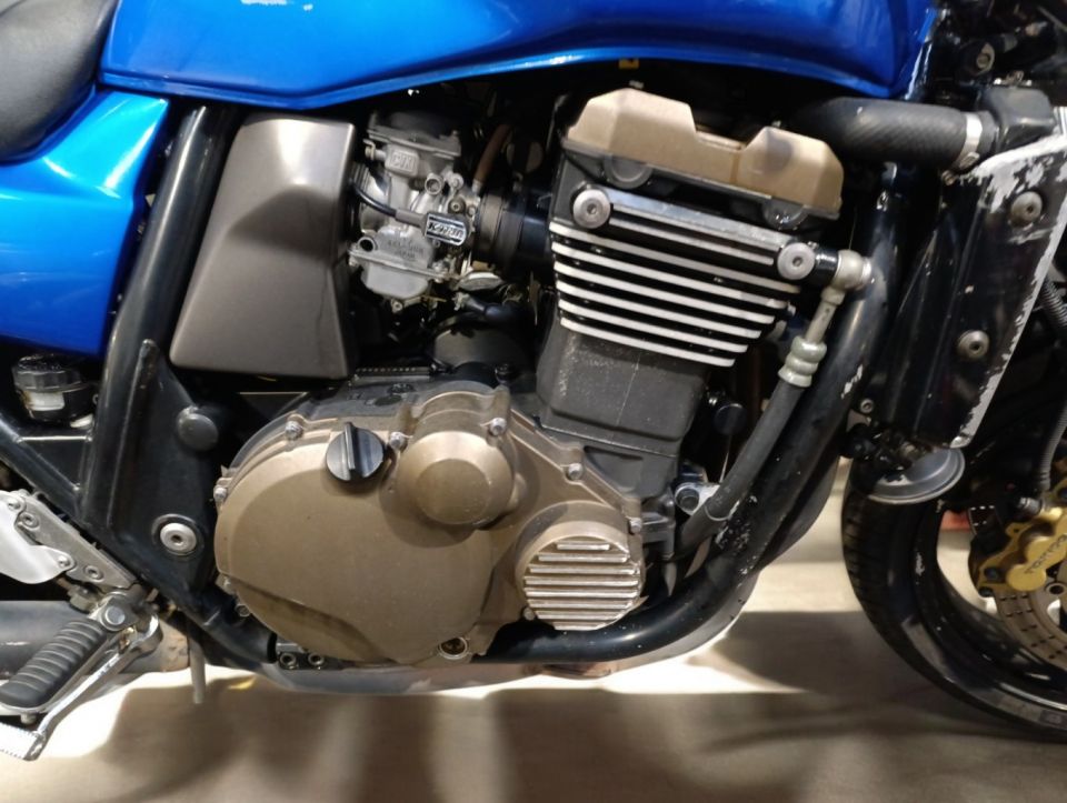 KAWASAKI ZRX 4