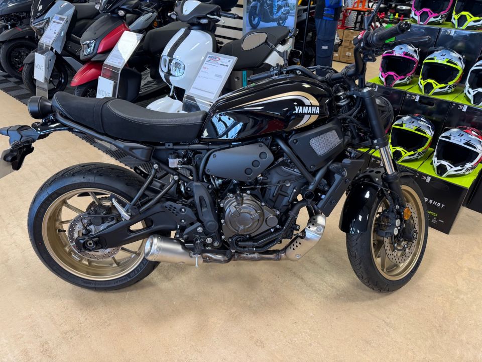 YAMAHA XSR 700 4