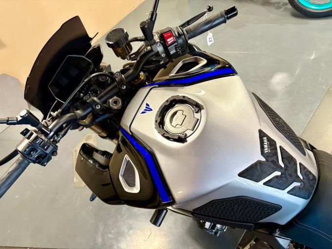 YAMAHA MT-10 SP 4