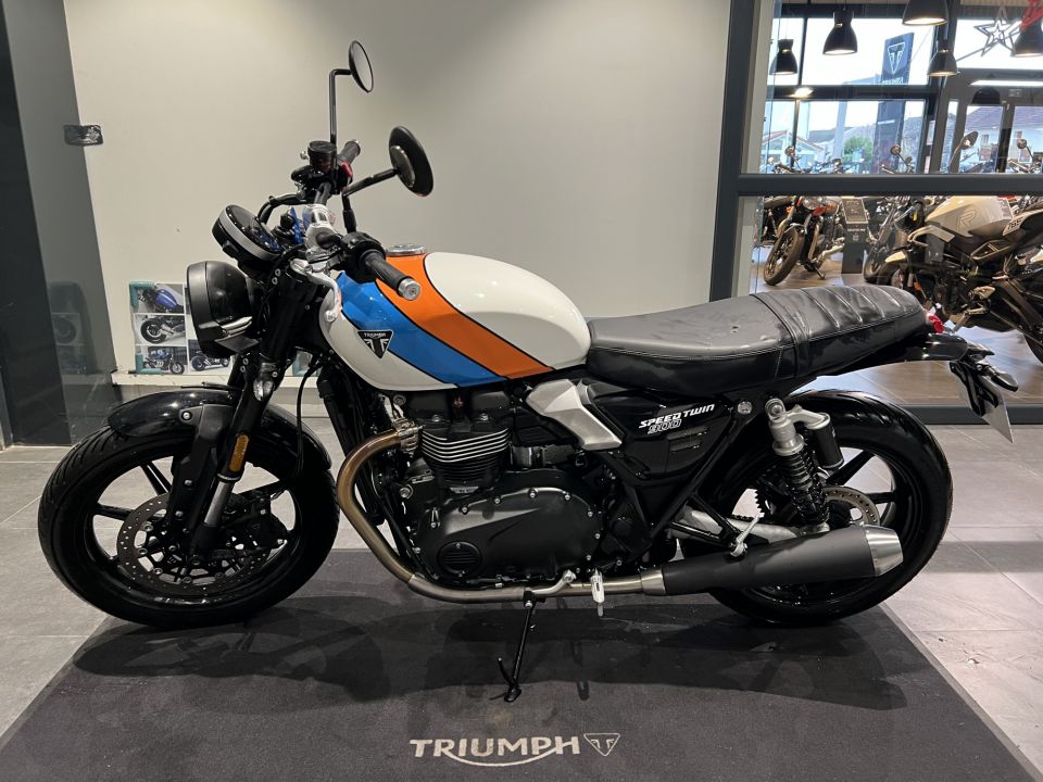 TRIUMPH SPEED TWIN 900 4