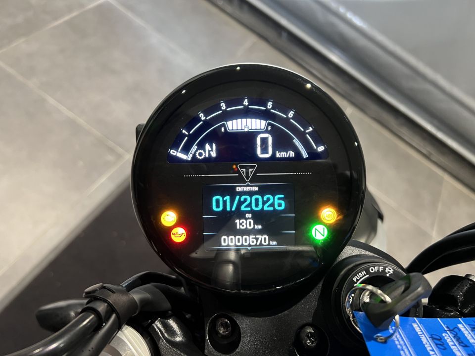 TRIUMPH SPEED TWIN 900 4