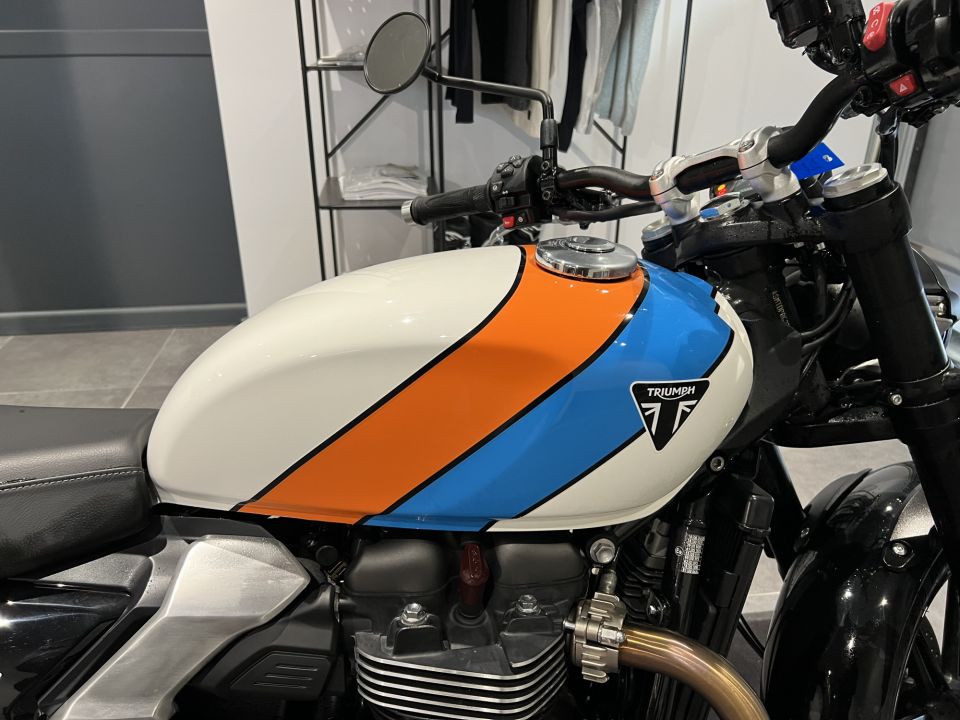 TRIUMPH SPEED TWIN 900 4