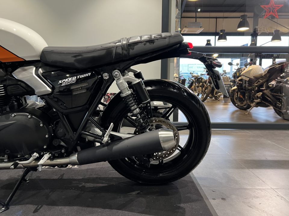 TRIUMPH SPEED TWIN 900 4