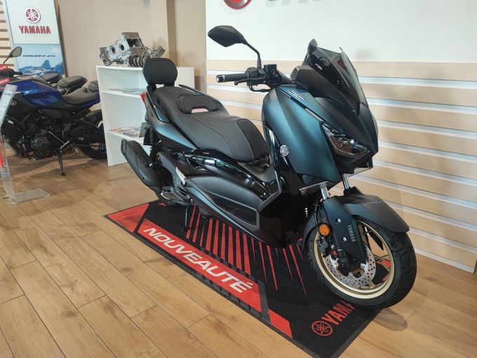 YAMAHA XMAX 125 TECH MAX 4