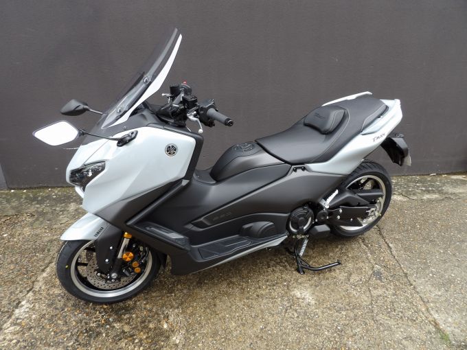 YAMAHA XP T-MAX 560 TECH MAX 4