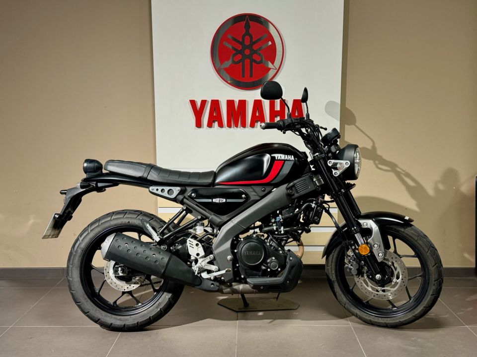 YAMAHA XSR 125 4