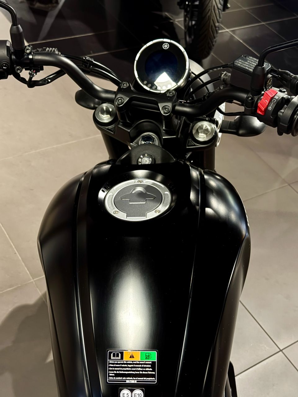 YAMAHA XSR 125 4