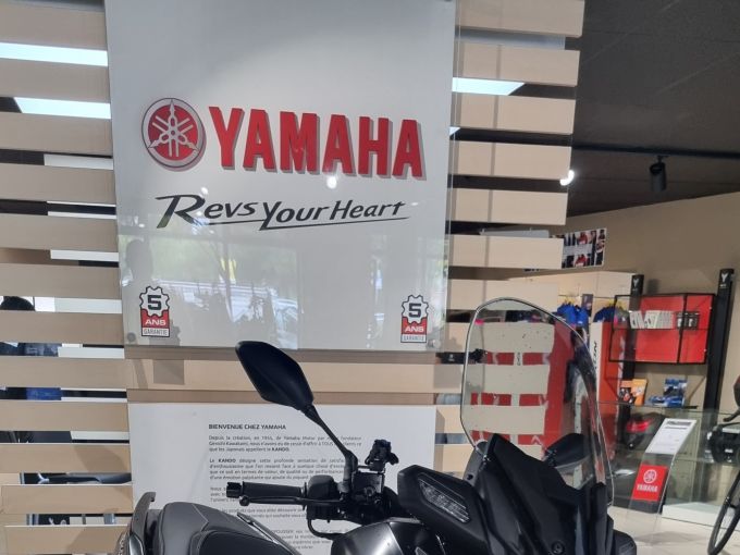 YAMAHA XMAX 125 TECH MAX 4