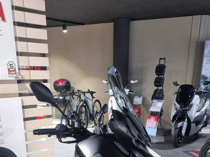 YAMAHA XMAX 125 TECH MAX 4