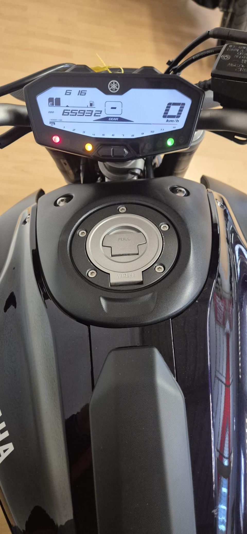 YAMAHA MT-07 4