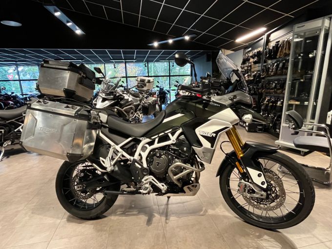 TRIUMPH TIGER 900 RALLY PRO 4