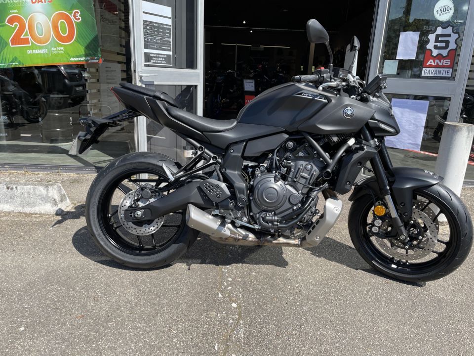 YAMAHA MT-07 Y-AMT 4