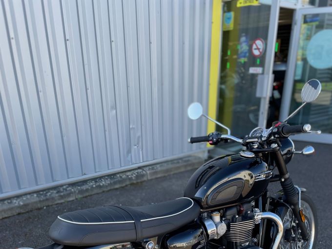 TRIUMPH BONNEVILLE T120 1200 4