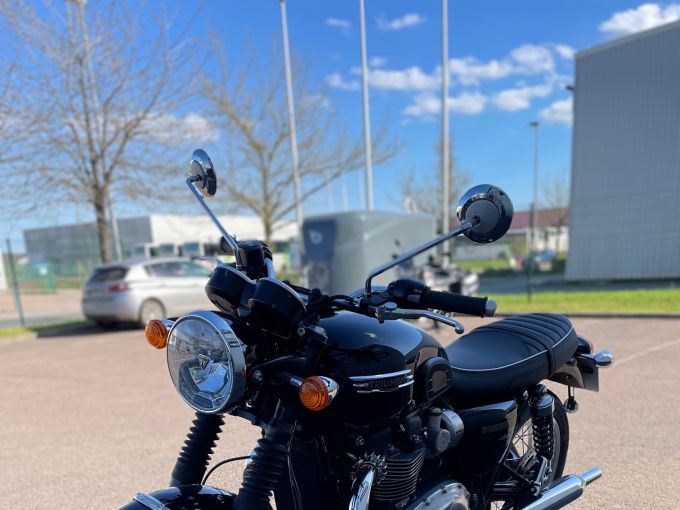 TRIUMPH BONNEVILLE T120 1200 4