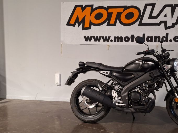 YAMAHA XSR 125 4