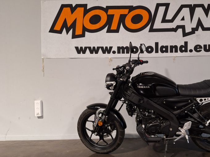 YAMAHA XSR 125 4