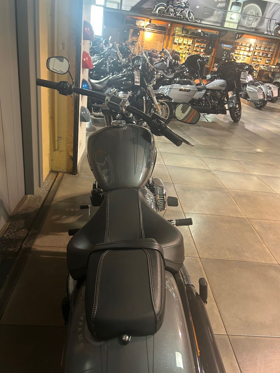 HARLEY-DAVIDSON SOFTAIL BREAKOUT 1868 4