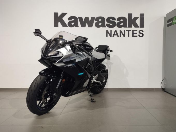 CF MOTO 675 SR-R 4