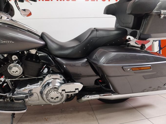 HARLEY-DAVIDSON STREET GLIDE 1690 4