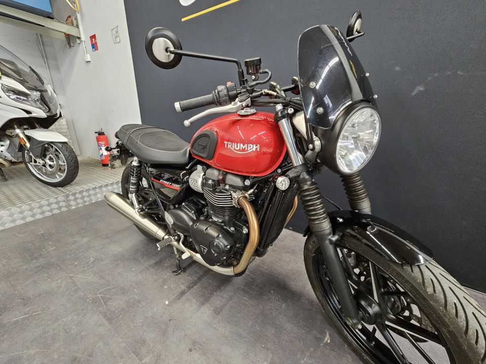 TRIUMPH STREET TWIN  900 4