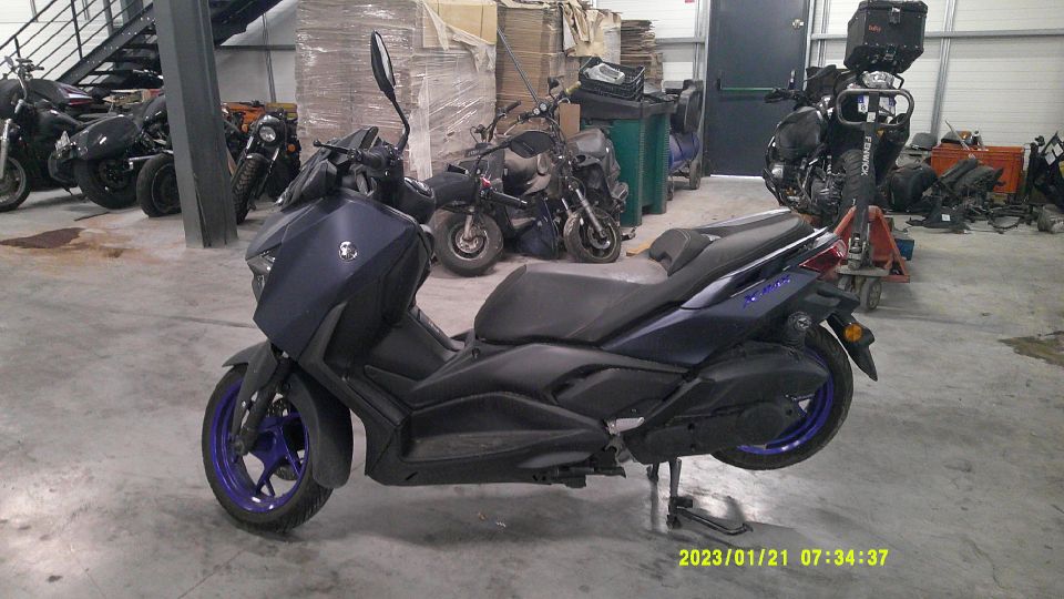 YAMAHA X-MAX 125 4