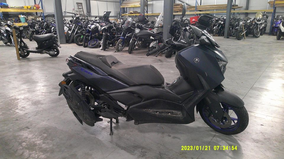 YAMAHA X-MAX 125 4