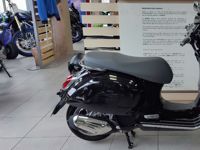 VESPA GTS 125IE SUPER 4