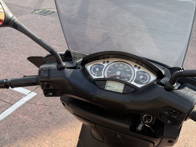 YAMAHA X-MAX 250 4