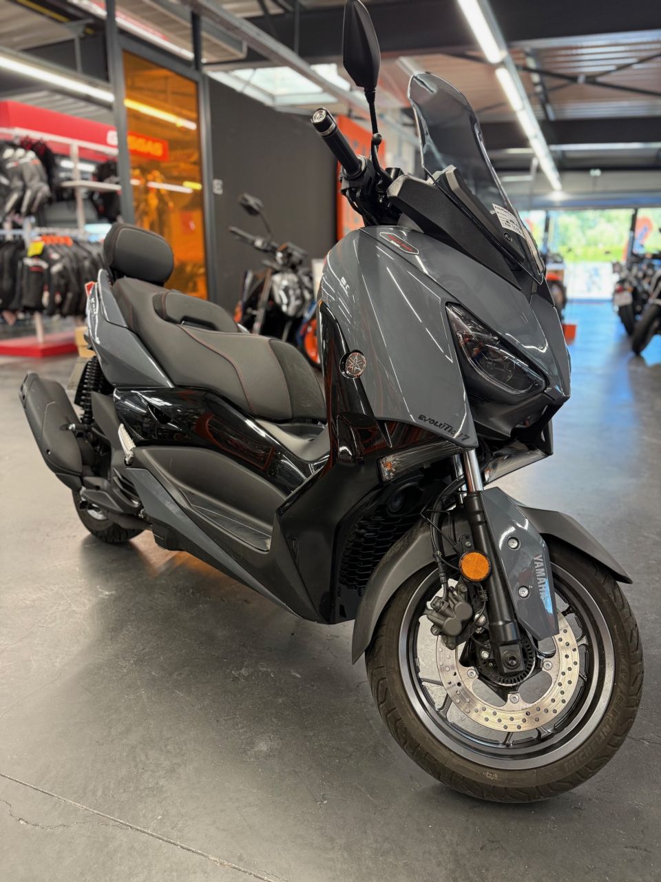 YAMAHA XMAX 125 TECH MAX 4