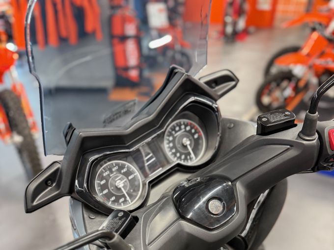 YAMAHA XMAX 125 TECH MAX 4