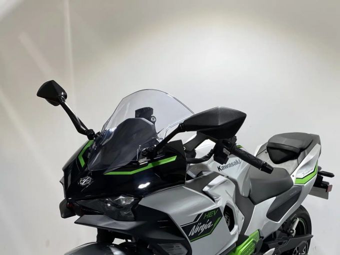 KAWASAKI Ninja 7 Hybrid 4