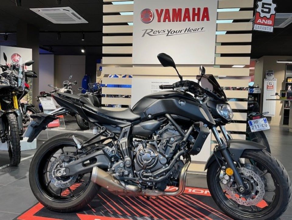 YAMAHA MT-07 (47.5CV) 4