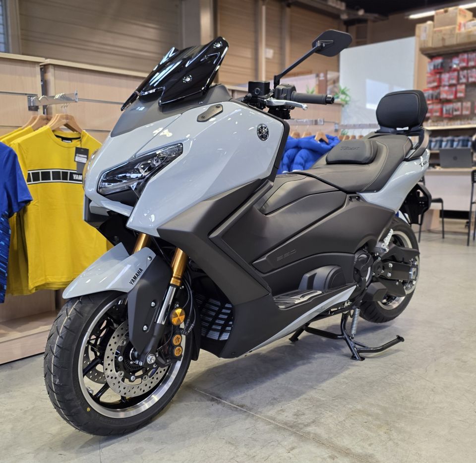 YAMAHA XP T-MAX 560 TECH MAX 4