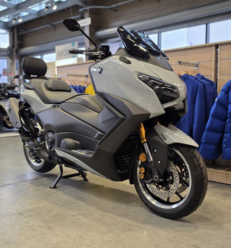 YAMAHA XP T-MAX 560 TECH MAX 4