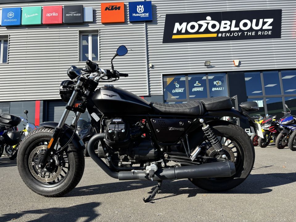 MOTO GUZZI V9 BOBBER 4