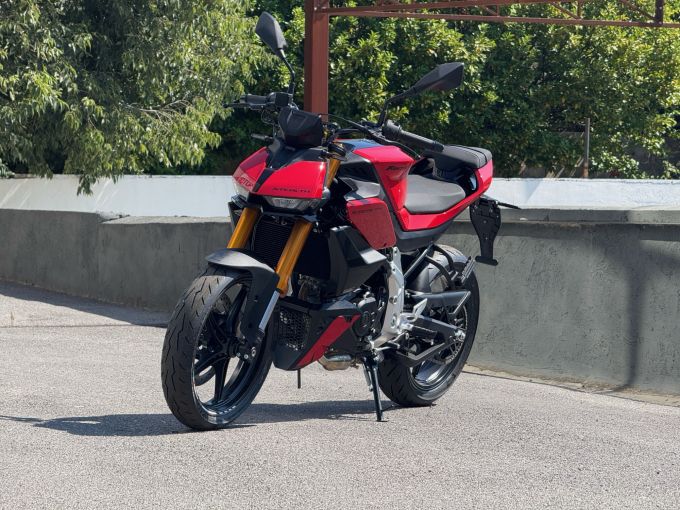 FANTIC 125 Stealth 4