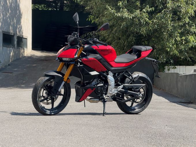 FANTIC 125 Stealth 4