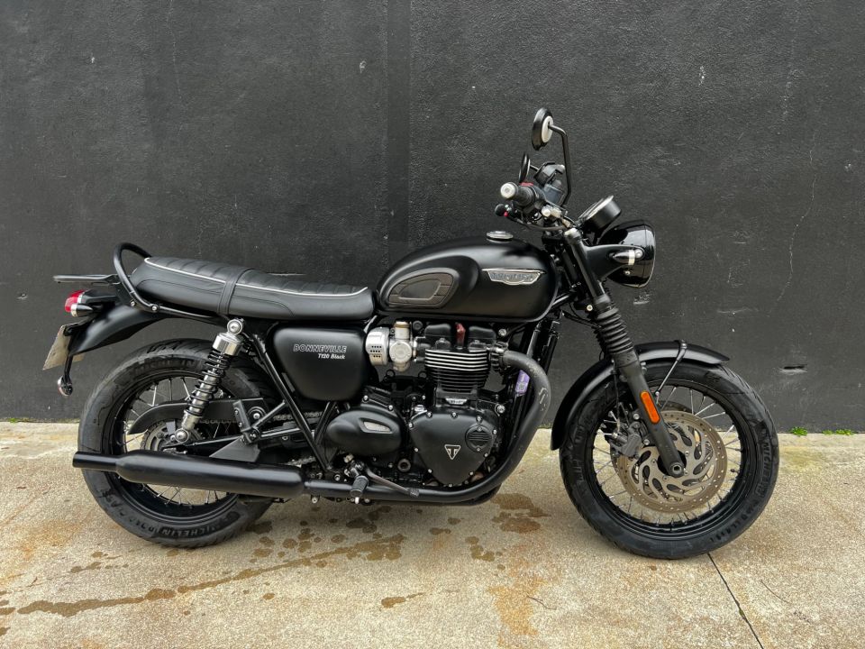 TRIUMPH Bonneville T120 Black 4